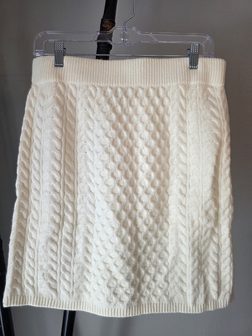 NWT CeCe Cream Cable Knit Women's Skirt - Classic Knit Design